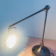 自立式間接照明の画像