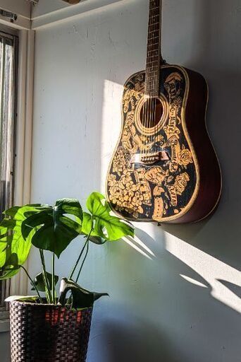 Elioth製カスタムフォークギター