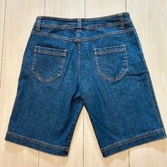 ショートデニムの画像