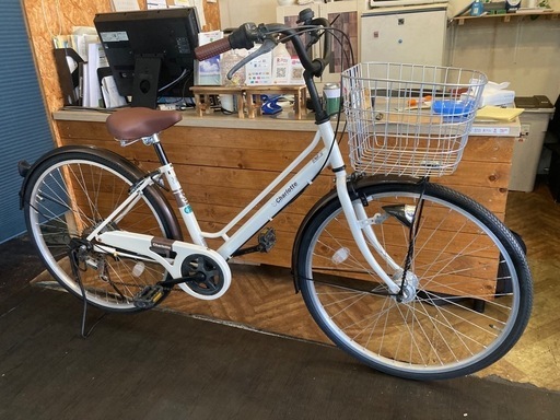 【前後タイヤ・チューブ新品！】 LEDオートライト　6段変速　26インチ自転車　ホワイト