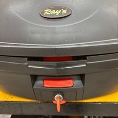 6日まで 最終値下げ　 バイク用ハードケース(商談中)
の画像