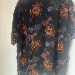 花火柄のシャツ
の画像