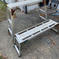 [あげます]難あり:アルミ製　脚立・足場　大小セット　屋外保管　...