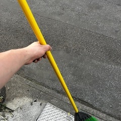 ガーデニング　庭　ホウキ？