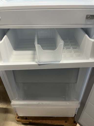 付け替え両開き』2023年製comfee ノンフロン2ドア冷蔵庫173L/ホワイト