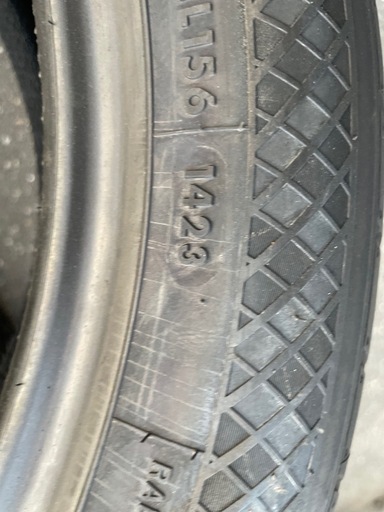 未使用　タイヤ　225/50R18