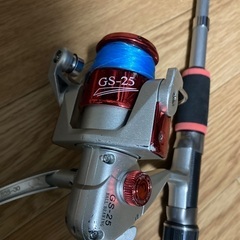 最終値下げ🎣　釣竿　リール付き（中古の画像