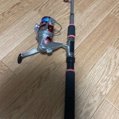 最終値下げ🎣　釣竿　リール付き（中古の画像
