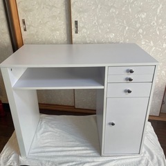 ネイルデスク