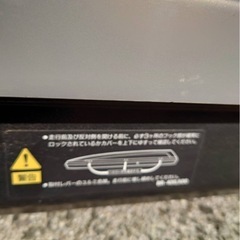 グレーのルーフキャリアの画像