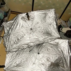 中古カーシェード２つカバー付き、骨組み突き抜けている