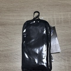 新品未使用 カラビナ付きスマホケース