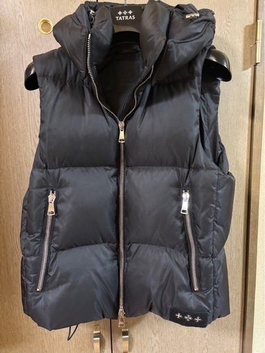 タトラスメルコダウンベスト