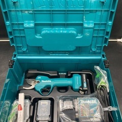 0327 新品 未使用 makita マキタ 充電式剪定ハサミ UP 100D 充電器 バッテリ2個  フルセット 　の画像