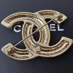 美品 CHANEL シャネル ブローチ シャネル ブローチ ピンブローチ ココマーク/ラインストーン ゴールドの画像