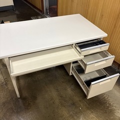 【値下げしました‼️】INB 稲葉製作所 オフィス家具 事務デスク（スチール製）の画像