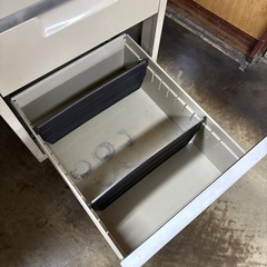 【値下げしました‼️】INB 稲葉製作所 オフィス家具 事務デスク（スチール製）の画像