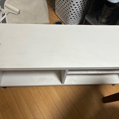 テレビ台　白
