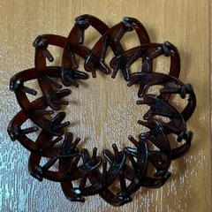 ヘアクリップ　ブラウンの画像