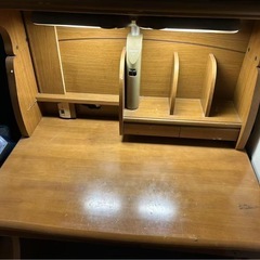 ライト付き学習テープル　無料 充電もできますの画像
