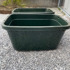 【希望者決まりました】
添え木2本とプランター2個　の画像