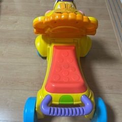 子供用乗り物の画像