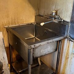 【売却
済】 業務用 ステンレス一槽シンク（水栓付き）／店舗改装...