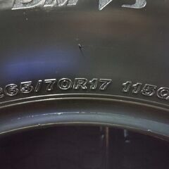BS BRIDGESTONE BLIZZAK DM-V3 265/70R17 17インチ スタッドレス 4本 21年製 バリ溝 ランクルプラド FJクルーザー等　(KTM374)の画像