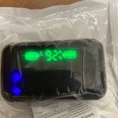 マイク付きBluetoothイヤホン　新品未使用充電確認の為開封の画像