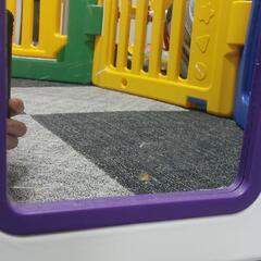 ミュージカルキッズランドカラフル8パネル おもちゃパネル 折りたたみドアロック 簡単組み立ての画像