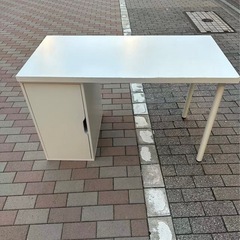 テーブル