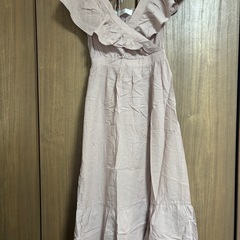 未使用コンフォタブルな後ろりぼん付きカシュクールフリルマキシワンピース トッコの画像