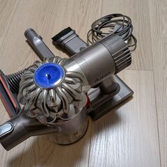 【無料】ダイソン ハンディ掃除機 DC61 モーターヘッド（バッテリー劣化）の画像
