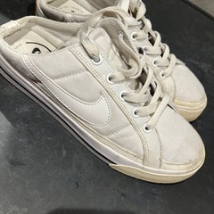 NIKE 23cm