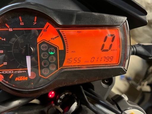 バイク KTM 690 SUPERMOTO R