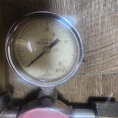 アルゴン調整器