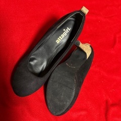 黒いパンプス　L 一部ベージュの画像
