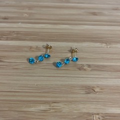 ピアス　青色