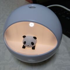 【無料】【美品ですが難あり】USB式加湿器兼ライト（カプセル型、パンダ）＋USBケーブル（micro-Bケーブル）の画像