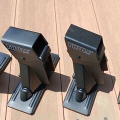 THULE スーリー ルーフキャリアのフット4個の画像