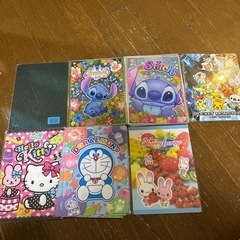 新品未使用　色んなキャラクター下敷き　バラうり