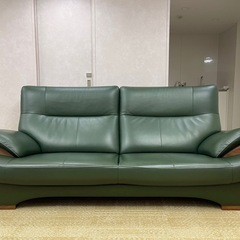 カリモク 本革ダークグリーンソファ①