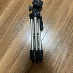 伸縮する　三脚