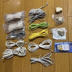 電話線とコネクター４個のセットの画像