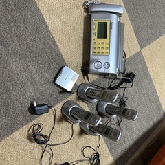 電話機 　 子機4台付き