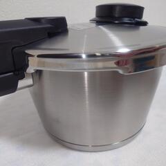 ★お値下げ！【フィスラー】圧力鍋 2.5L ※新品未使用 コンフォートプラス （ガラス蓋・蒸し器＆三脚・レシピ本・取扱説明冊子）付きの画像