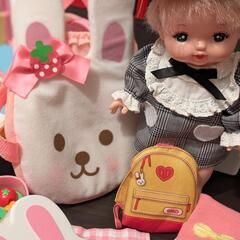 髪色が変わる!! メルちゃん お得セット ベッド 抱っこ紐 お弁当 プリン お洋服 リュック等の画像