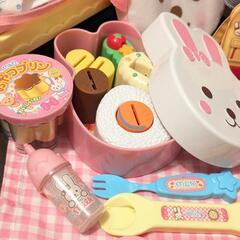 髪色が変わる!! メルちゃん お得セット ベッド 抱っこ紐 お弁当 プリン お洋服 リュック等の画像