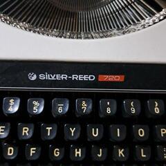 SILVER-REED 720 手動タイプライター　英字の画像