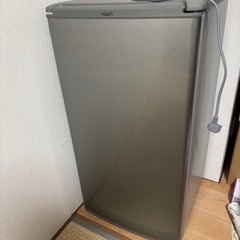 お受け渡し決定　美品【2022年製】AQUA 冷蔵庫 AQR-8...